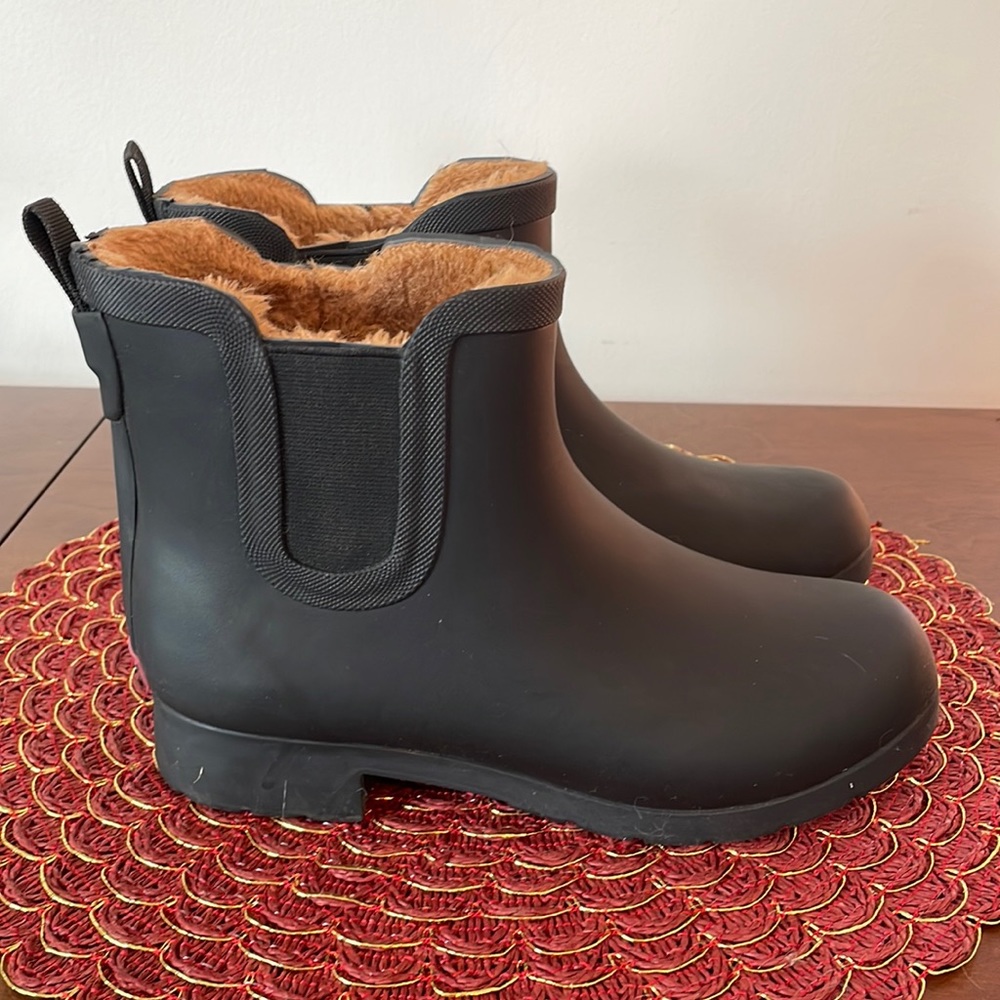 Chooka Cozy Chelsea Rain Boot Size 7